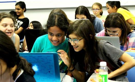 LITAS For Girls使用几种编程技术向中学女生介绍计算机科学。