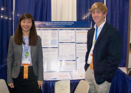 Cathy Chen参加Intel ISEF四年。她的科学博览会搭档是亚历山大。