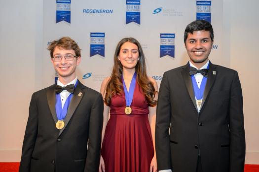 2019年Regeneron科学人才搜索的前三名获奖者是Sam Weissman, Ana Humphrey和Adam Ardeishar