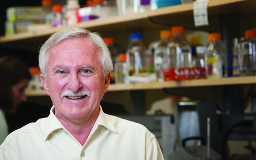 保罗·莫德里奇(Paul Modrich)因对DNA修复的机理研究获得2015年诺贝尔化学奖。