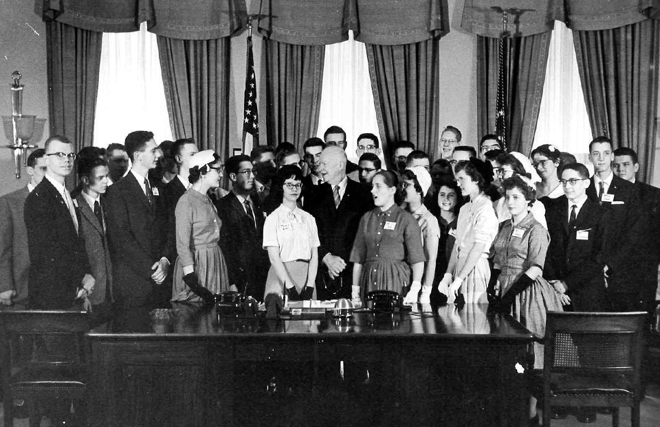 President Eisenhower with the 1959 Science Talent Search finalists in the White House.
