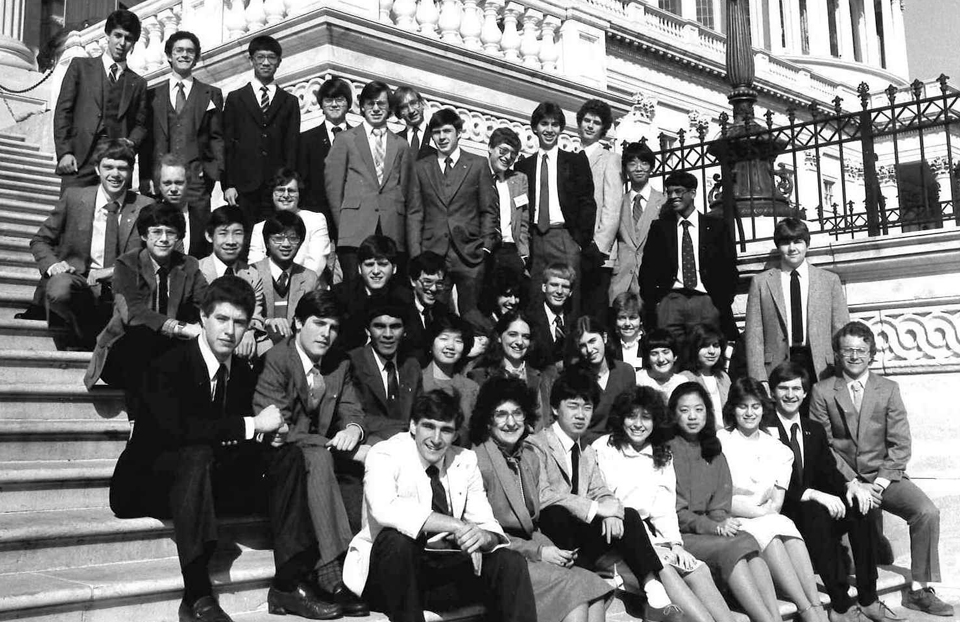 1984年科学人才搜索国会大厦的决赛选手。西区圣斯。