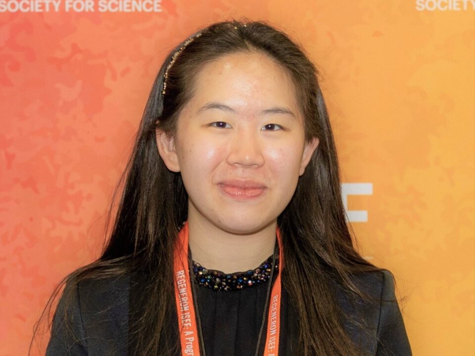 纽约耶利哥的17岁的丽贝卡·乔（Rebecca Cho）获得了H. Robert Horvitz的基础研究奖，$ 10,000