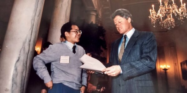 1993年STS入围1993年黄伟华和克林顿总统